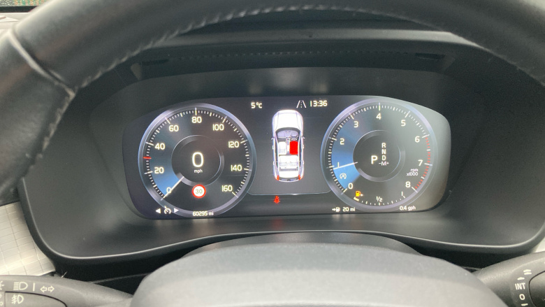 Volvo Xc40 2.0 T4 Momentum Pro 5dr AWD Geartronic Petrol Estate